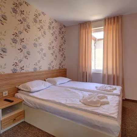 Mida Bed & Breakfast 4*